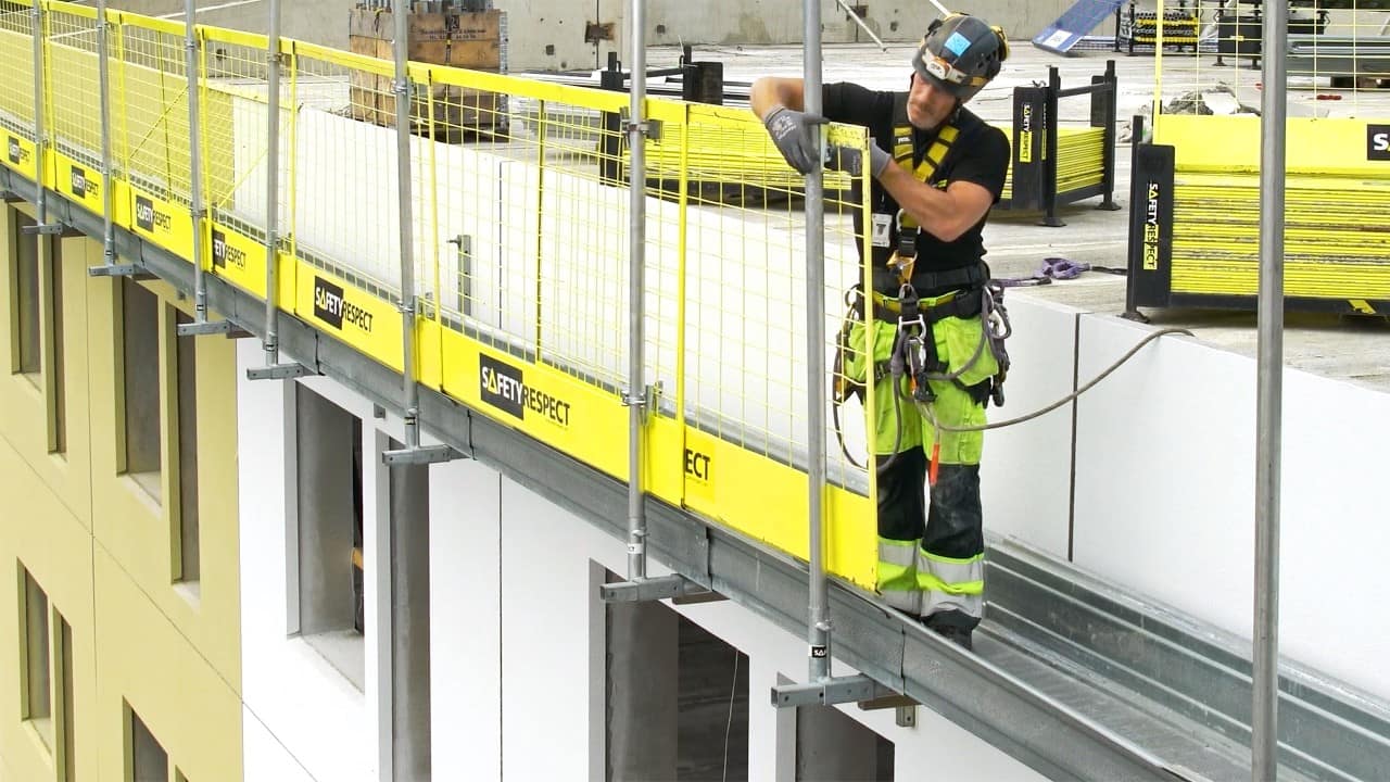 Video: Working Platform vs Traditional Scaffolding