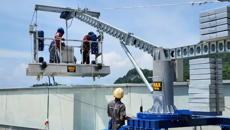 Jasa pemasangan gondola gedung profesional oleh PT Gondola Firdaus